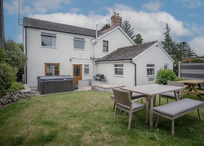 Pendeilo Villa - 5 Bedroom Holiday Home - Amroth